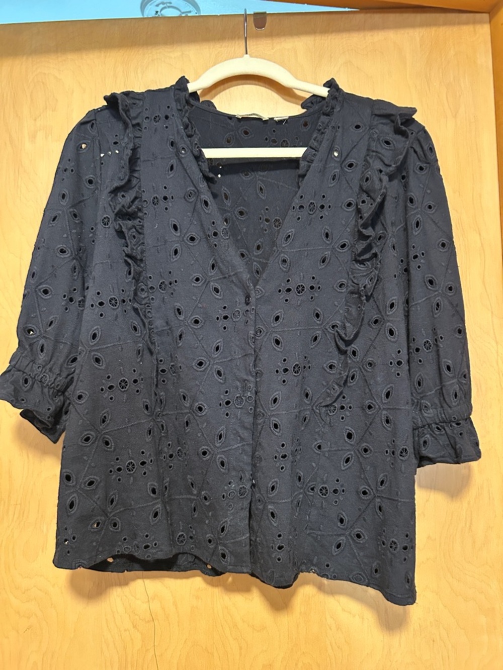 Eyelet Ruffle Women's Top in Black size large Dylan brand